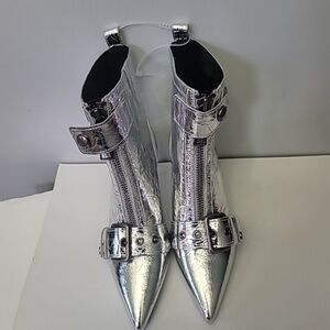 KURT GEIGER LONDON Women's Hackney Pointed Toe Buckle Zip Kitten Heel Ankle Boot